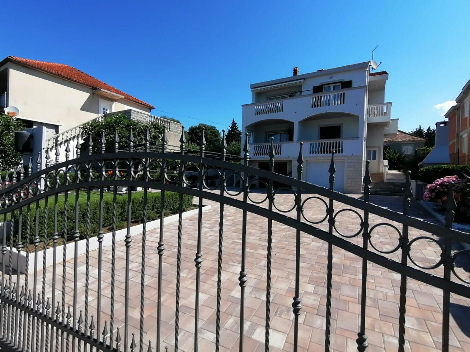 Apartments Petin Zadar Buitenkant foto